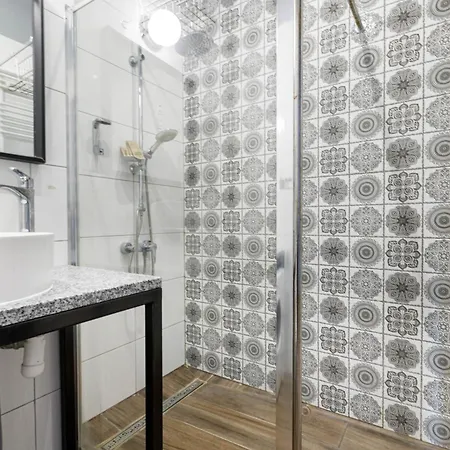 Urban Chic - Main Rail Station - Stylish - K28 *